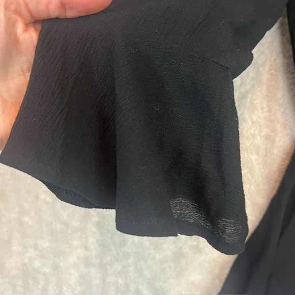 ShowPo Black Rayon Shorts Romper Faux Wrap Jumpsuit Sz 4 - Picture 4 of 16